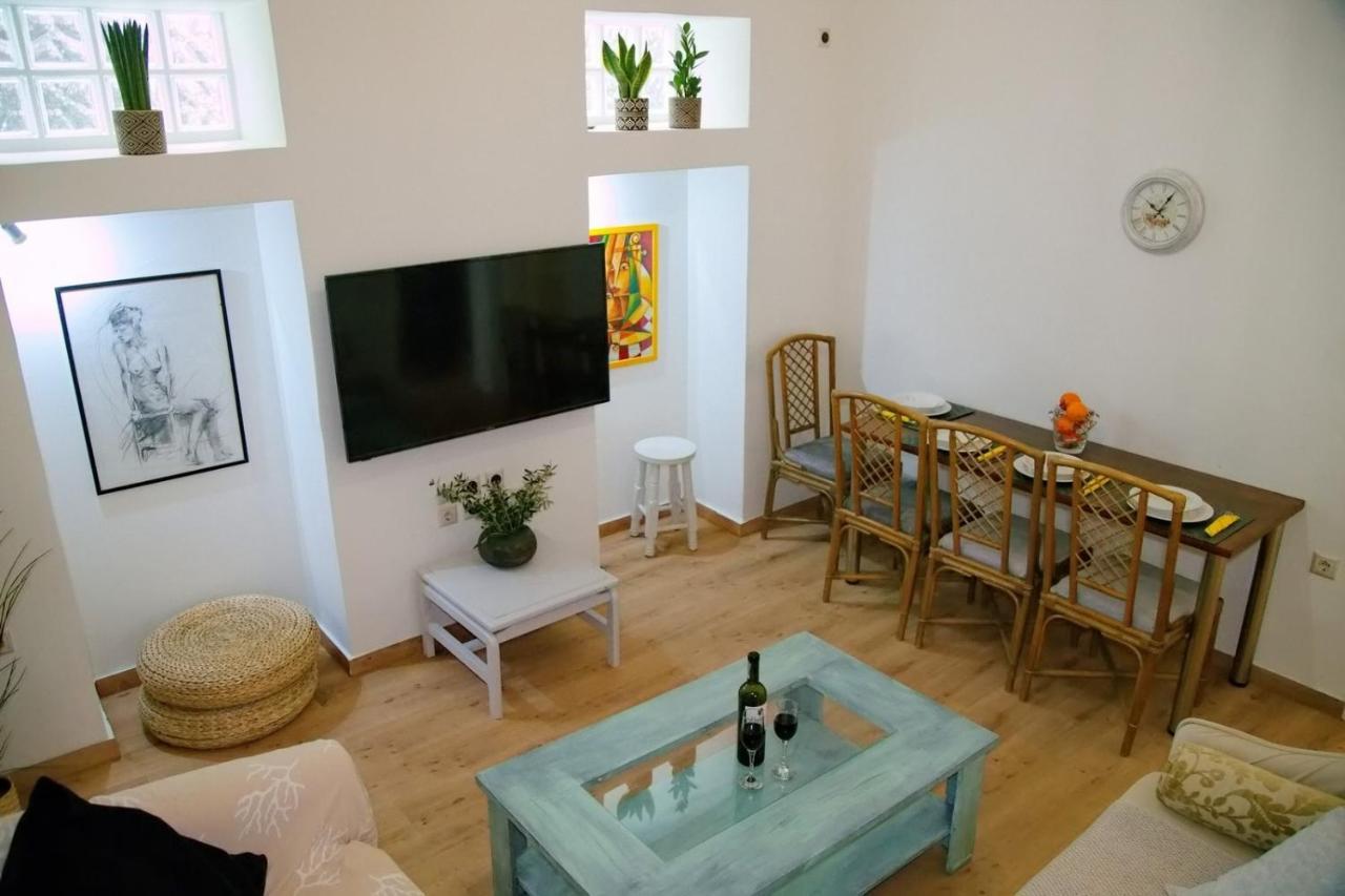 Aroura Homes Garden House 2Br 2Ba Free Parking Atena Exterior foto