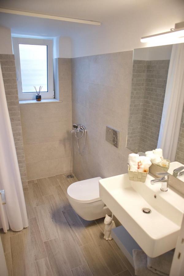 Aroura Homes Garden House 2Br 2Ba Free Parking Atena Exterior foto