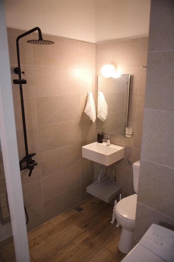 Aroura Homes Garden House 2Br 2Ba Free Parking Atena Exterior foto